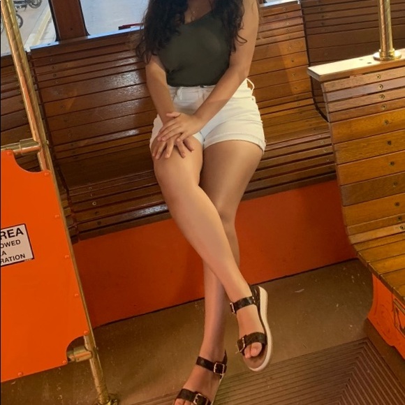 Meet your Posher, Sandra - Picture 1 of 1